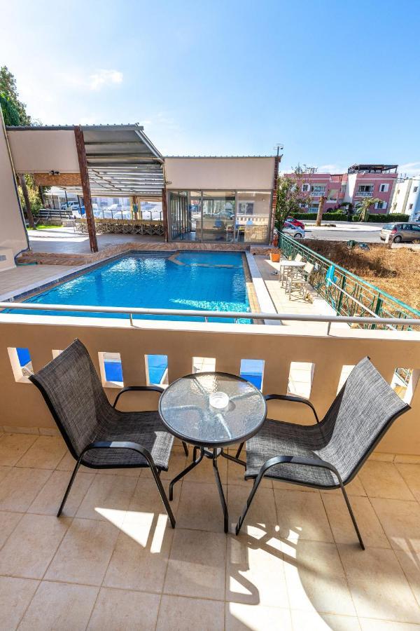 Sun Beach Apartments 加藤-达拉特索 外观 照片